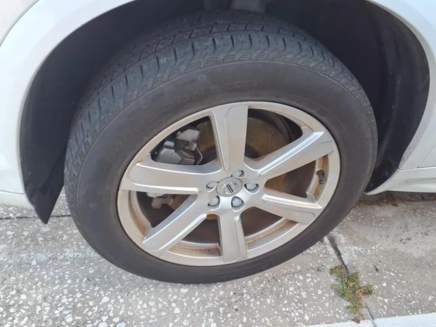 2024 Volvo XC90 B5 Core photo 1