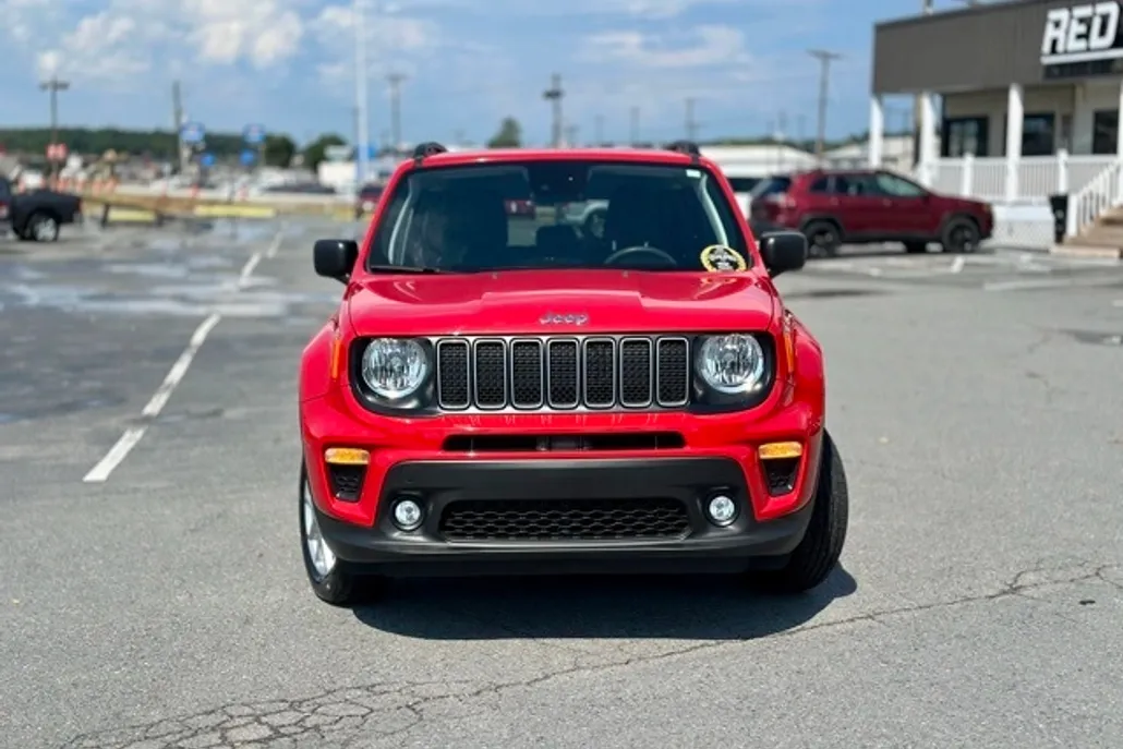 2022 Jeep Renegade Latitude photo 1