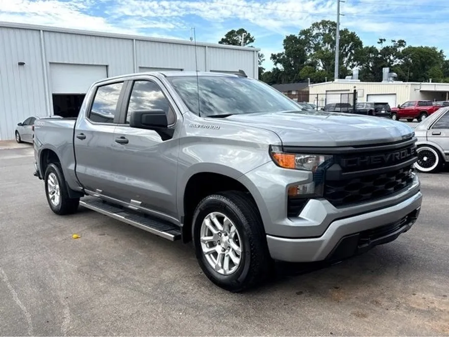 2024 Chevrolet Silverado 1500 Custom photo 1