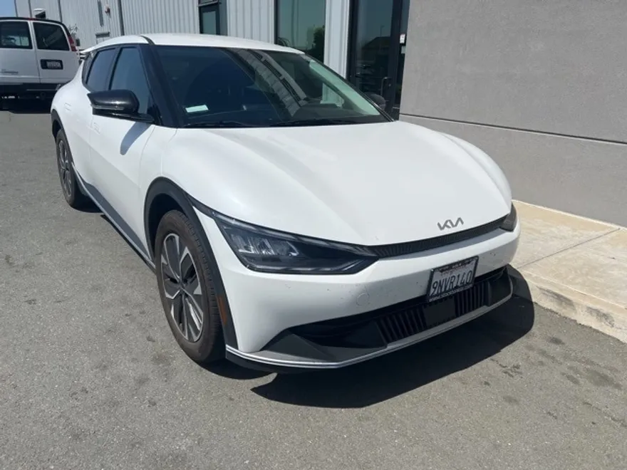 2024 Kia EV6 Light photo 1