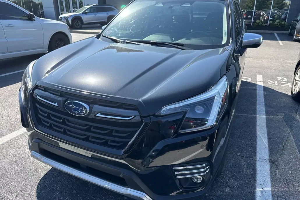 2023 Subaru Forester Touring photo 1