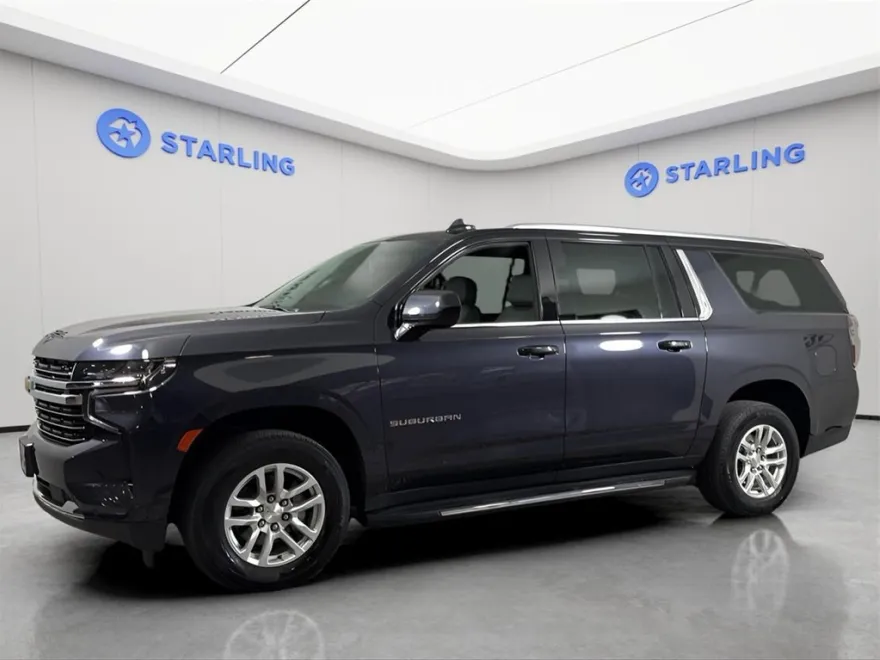 2023 Chevrolet Suburban LT photo 1