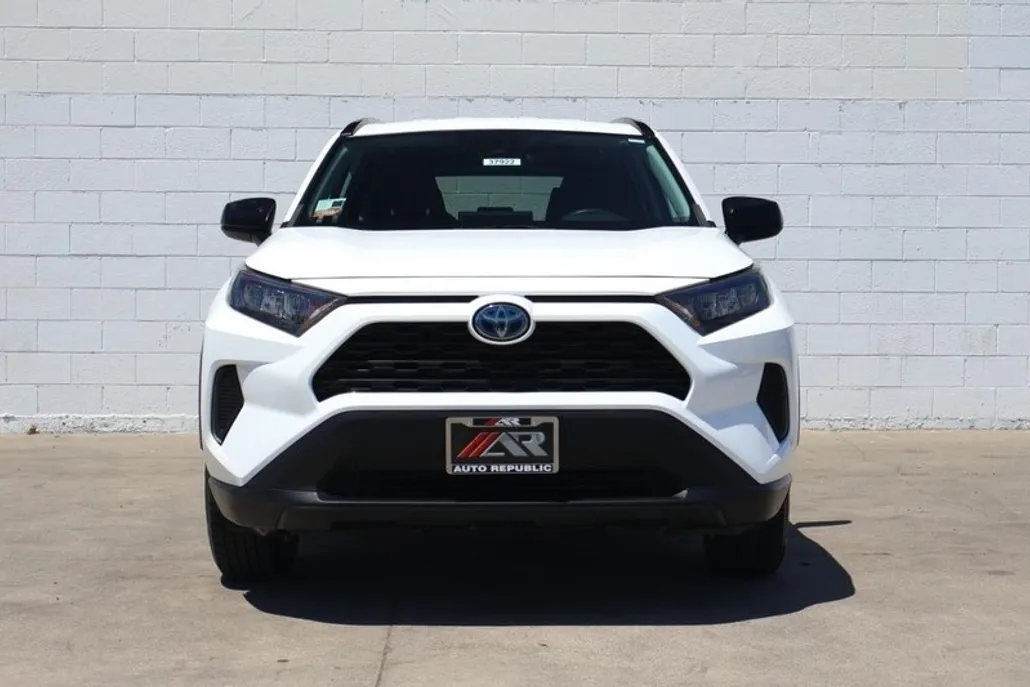 2020 Toyota RAV4 Hybrid LE photo 1