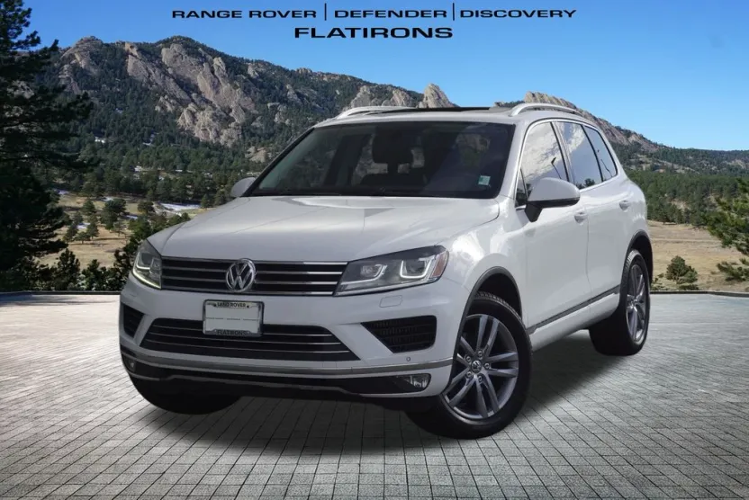 2016 Volkswagen Touareg FSI Sport Lux Executive photo 1