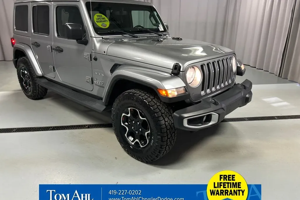 2020 Jeep Wrangler Unlimited Sahara photo 1