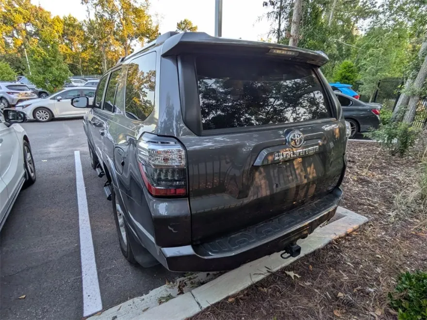 2022 Toyota 4Runner SR5 Premium photo 1