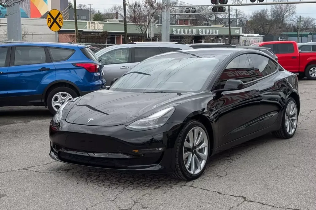 2022 Tesla Model 3 Long Range photo 1