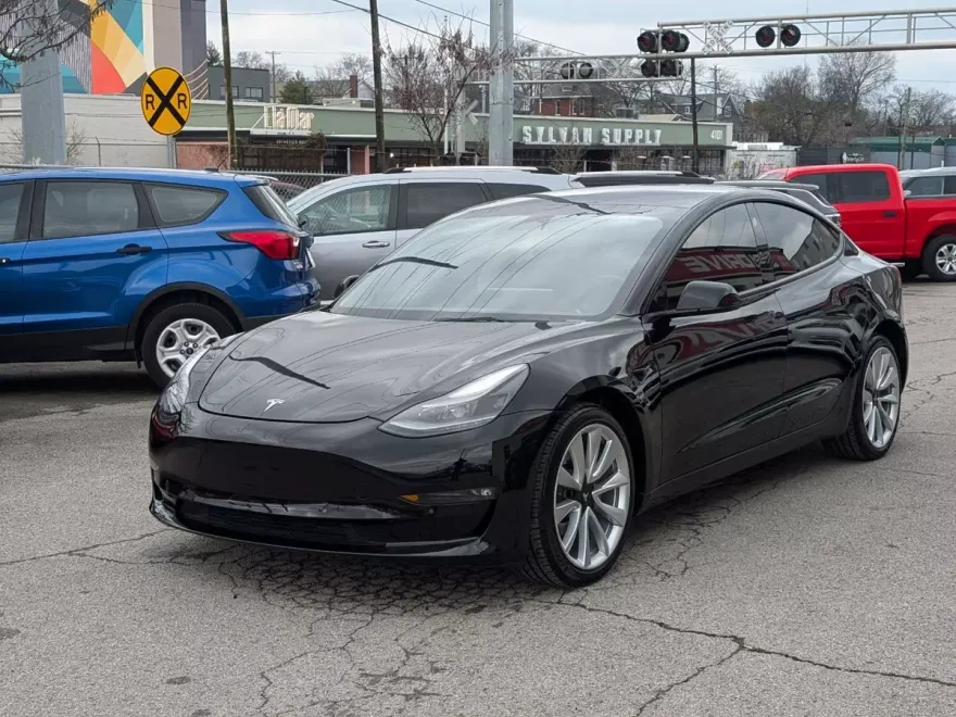 2022 Tesla Model 3 Long Range photo 1