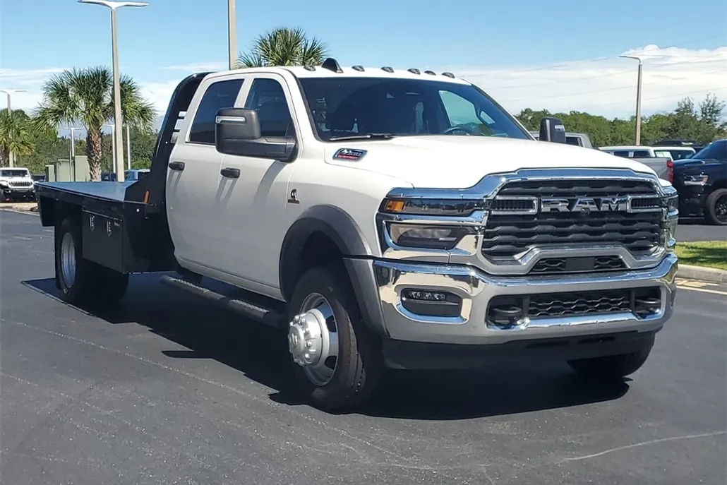 2025 Ram 5500 Tradesman photo 1