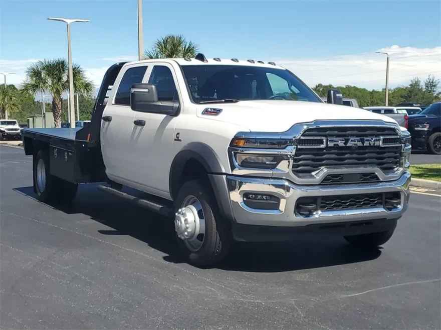 2025 Ram 5500 Tradesman photo 1