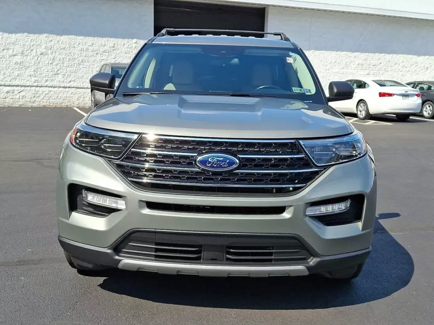 2020 Ford Explorer XLT photo 1