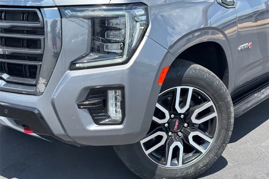 2021 Gmc Yukon AT4 photo 1