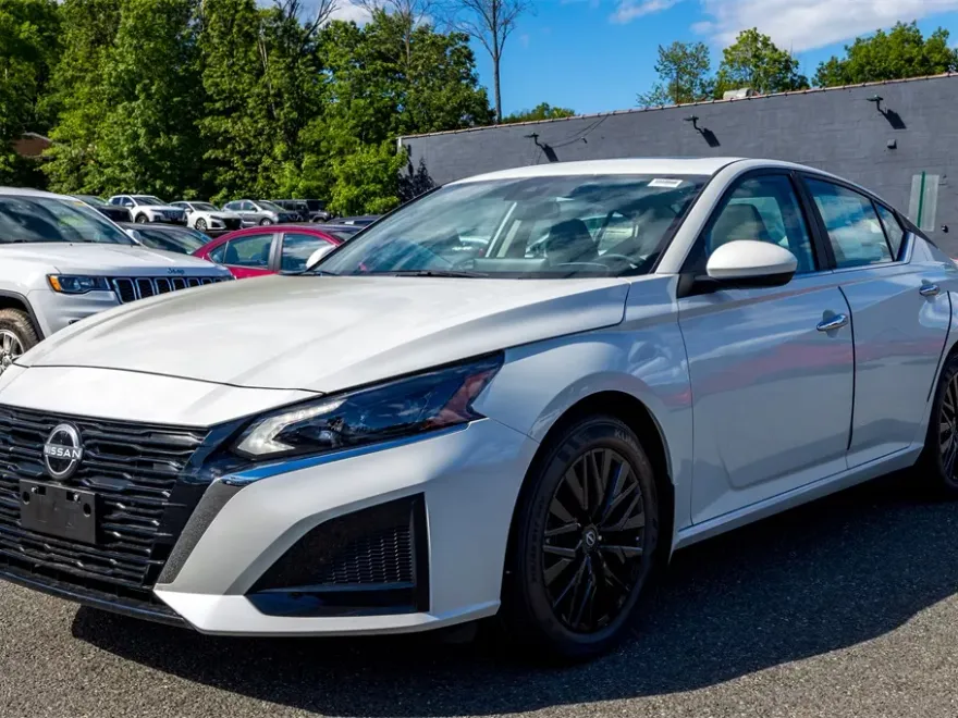 2025 Nissan Altima SV Special Edition photo 1