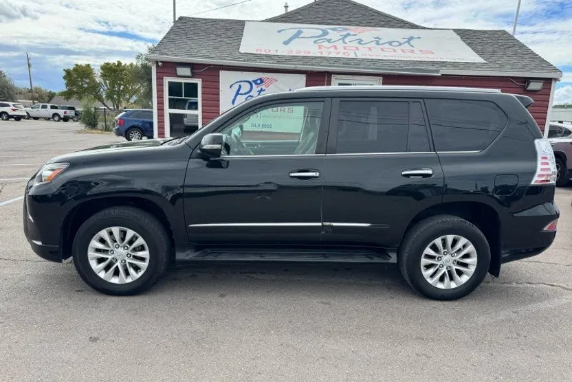 2019 Lexus GX 460 Premium photo 1