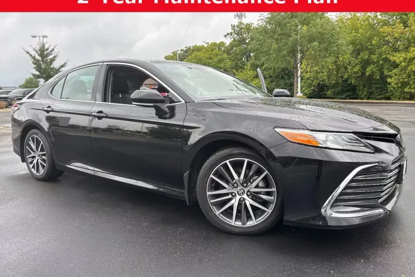 2023 Toyota Camry XLE photo 1