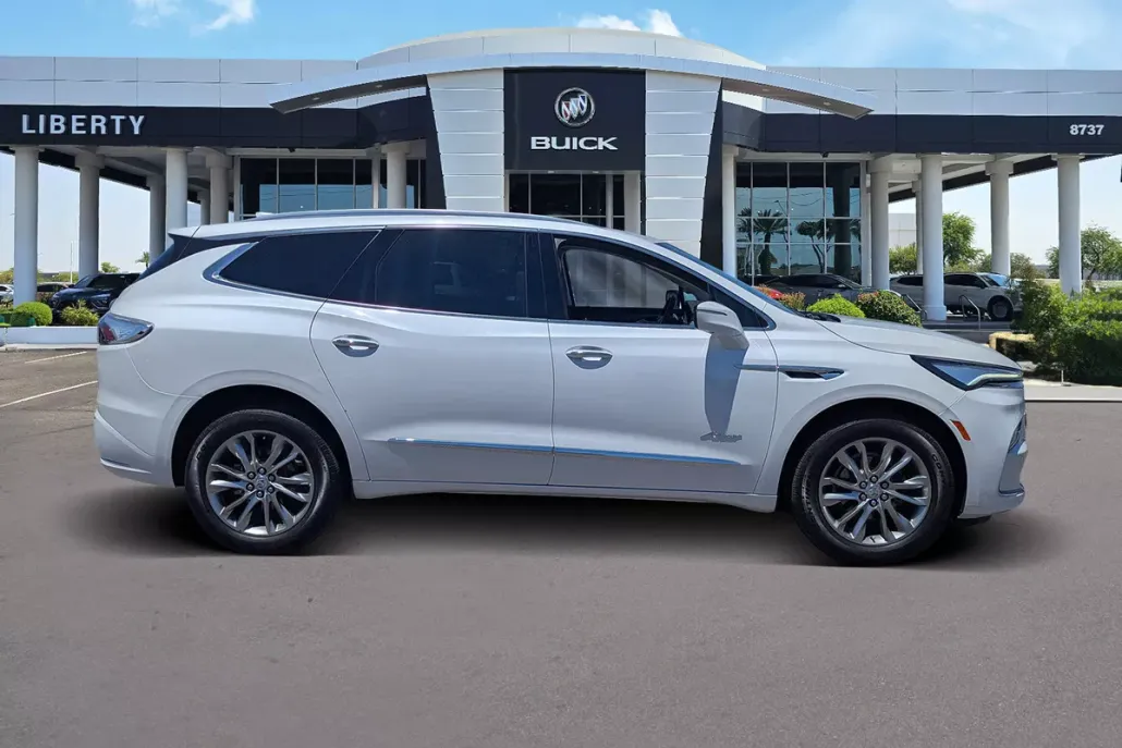 2024 Buick Enclave Avenir photo 1