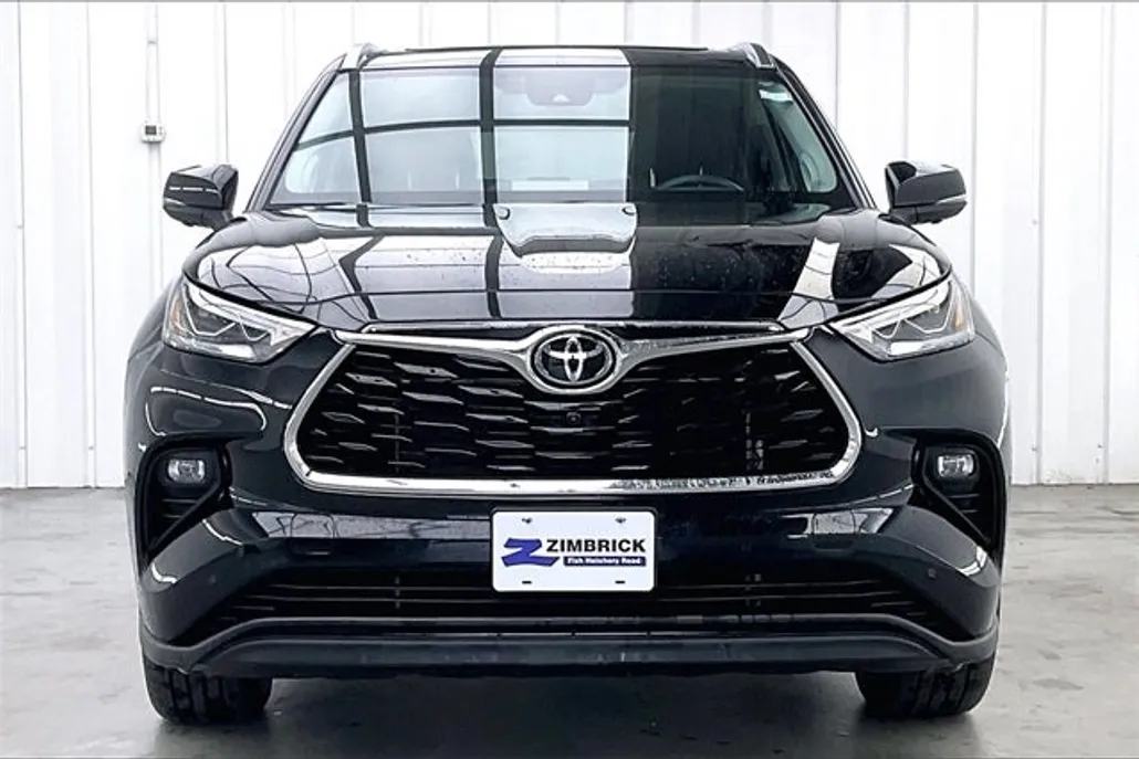 2023 Toyota Highlander Limited photo 1