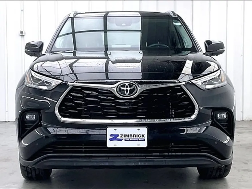 2023 Toyota Highlander Limited photo 1
