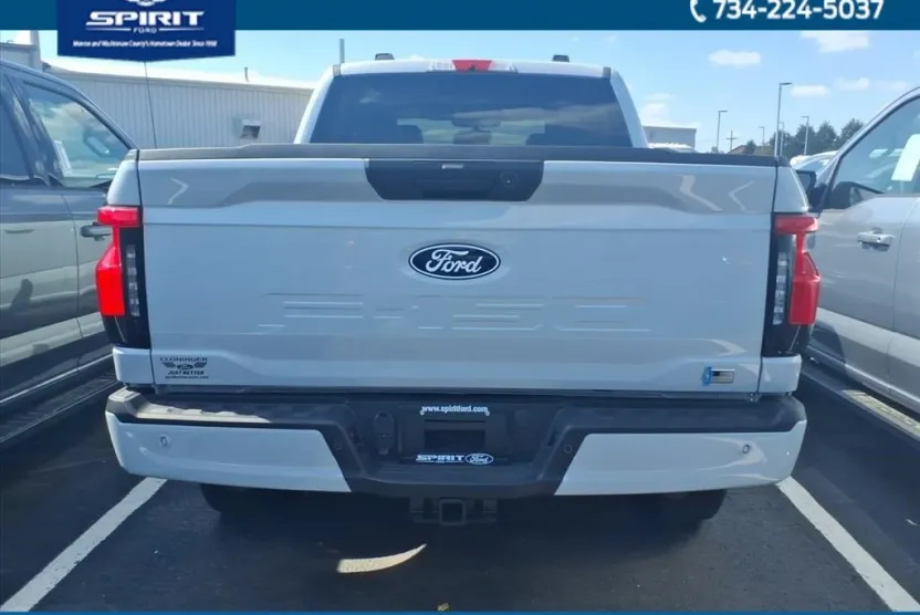 2025 Ford F-150 Lightning photo 1