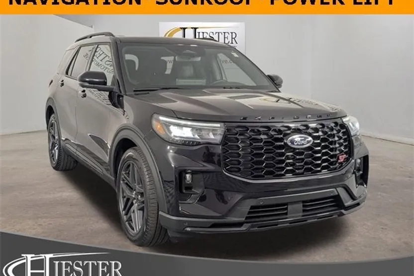 2025 Ford Explorer ST photo 1