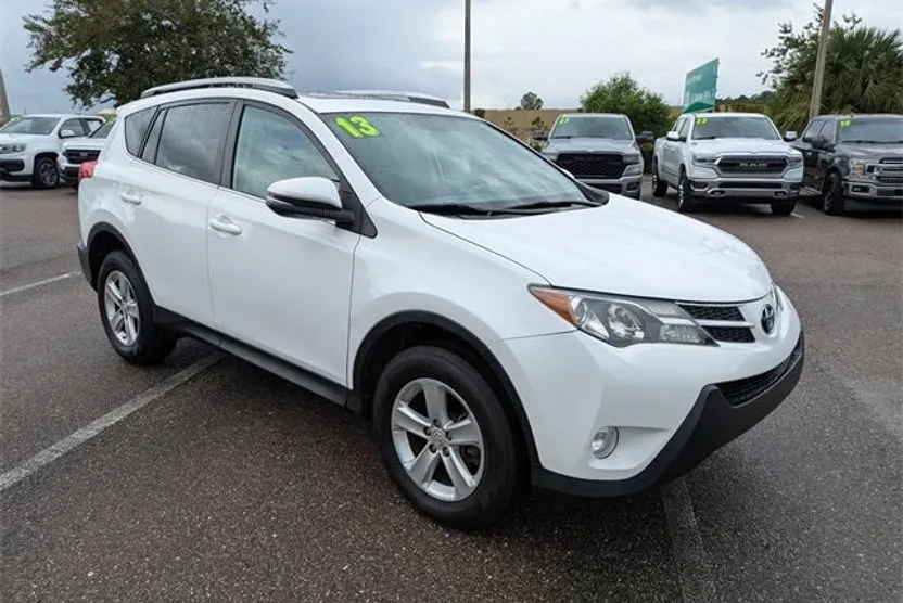 2013 Toyota RAV4 Base photo 1
