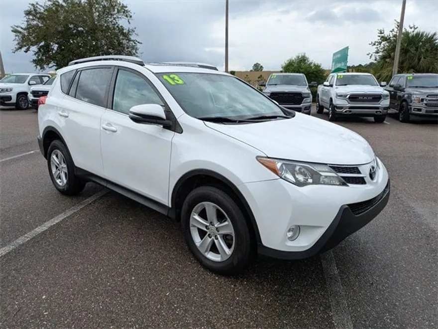 2013 Toyota RAV4 Base photo 1