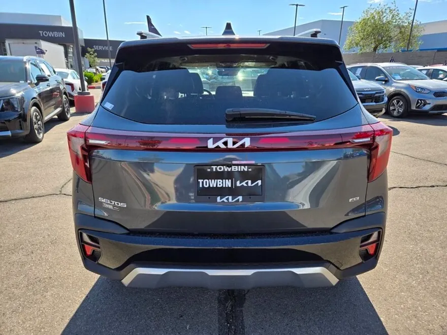 2024 Kia Seltos SX photo 1