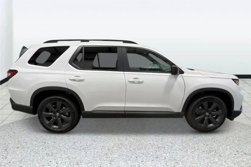 2025 Honda Pilot Sport photo 1