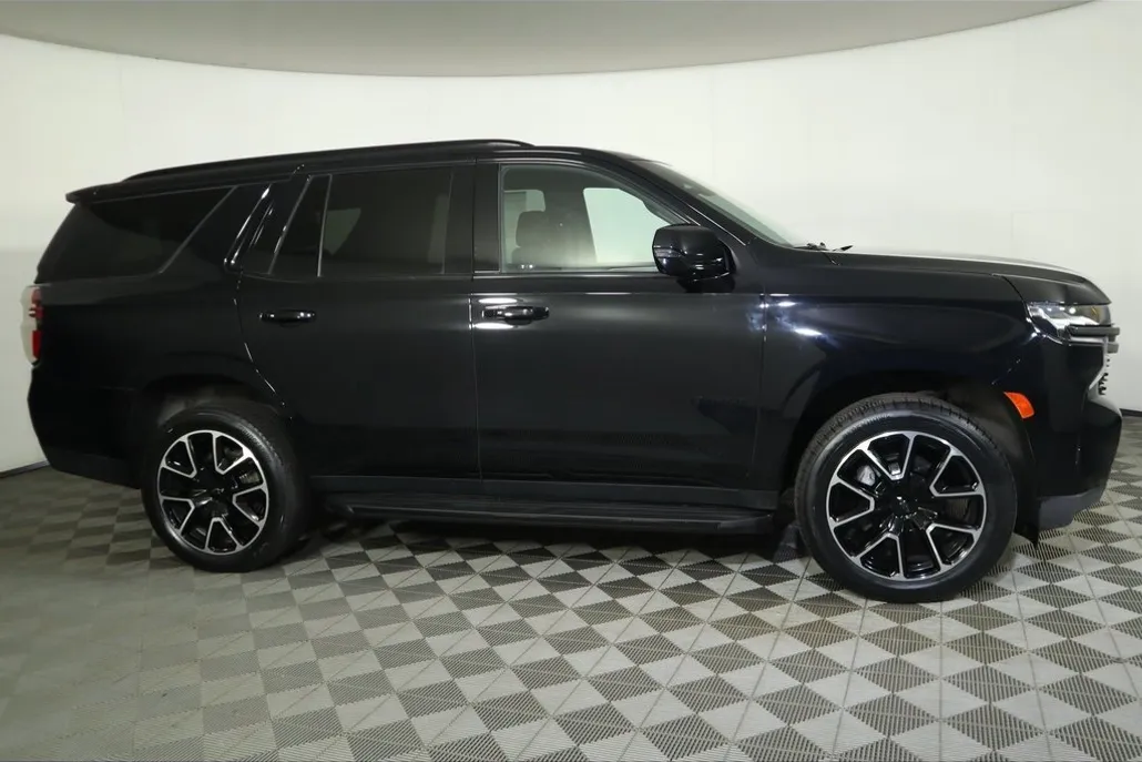 2022 Chevrolet Tahoe RST photo 1