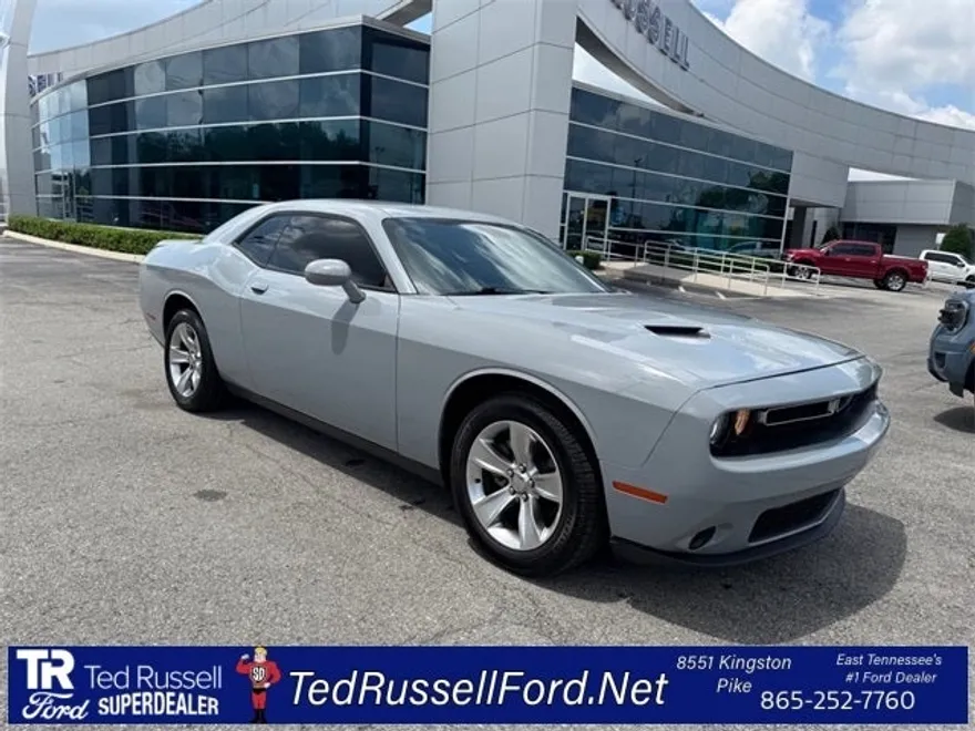 2021 Dodge Challenger SXT photo 1