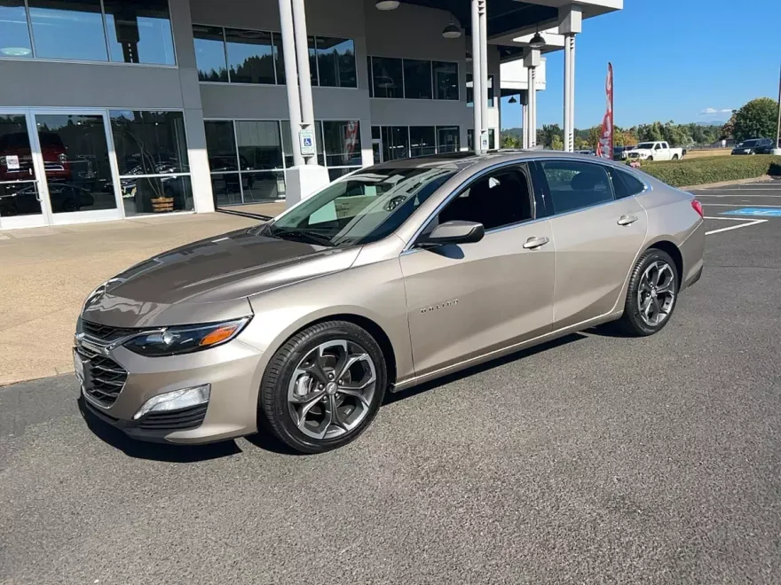 2022 Chevrolet Malibu 1LT photo 1