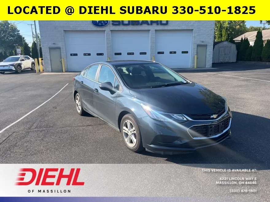 2017 Chevrolet Cruze LT photo 1