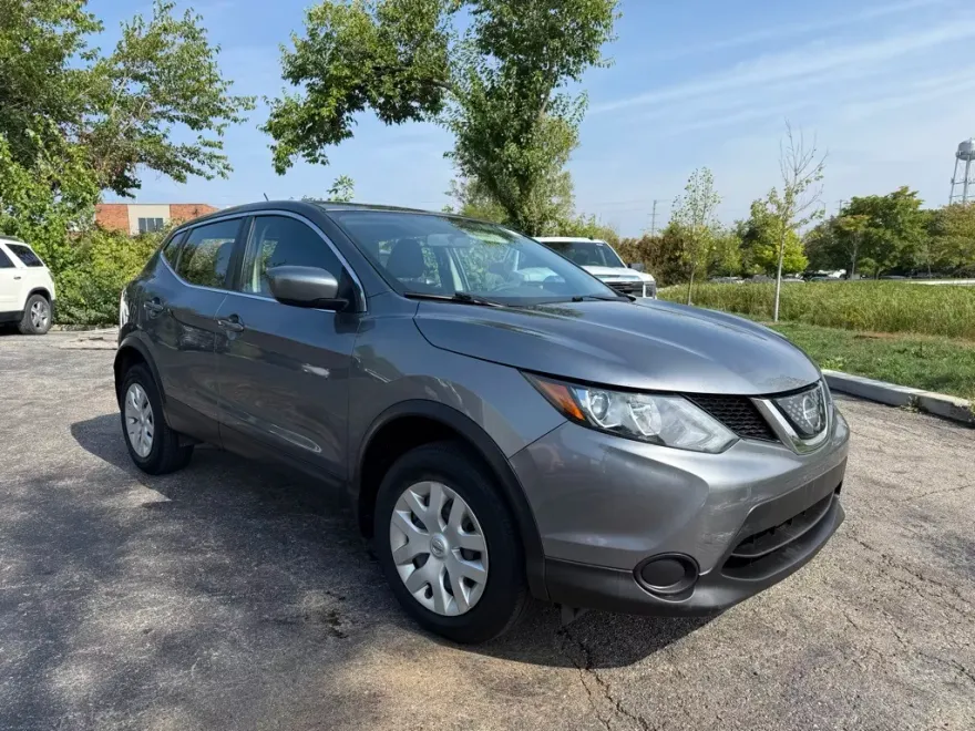 2018 Nissan Rogue Sport S photo 1