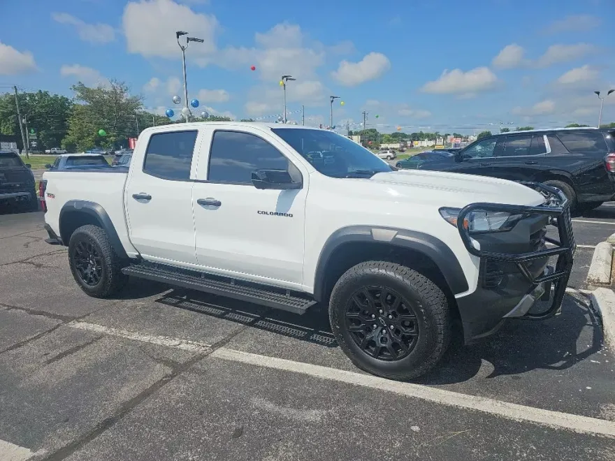 2023 Chevrolet Colorado Trail Boss photo 1