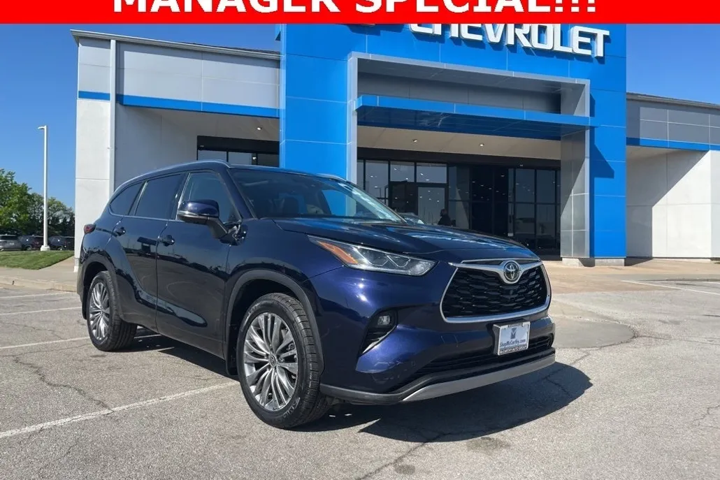 2022 Toyota Highlander Platinum photo 1