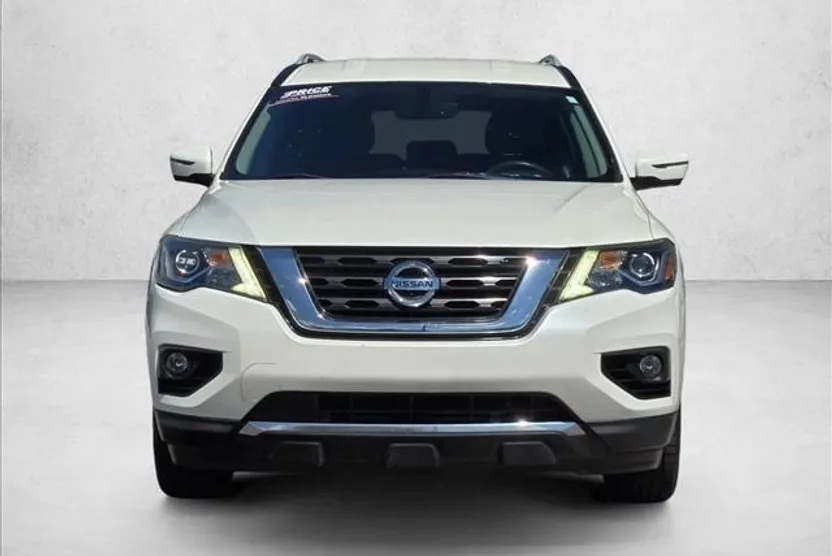 2018 Nissan Pathfinder SL photo 1