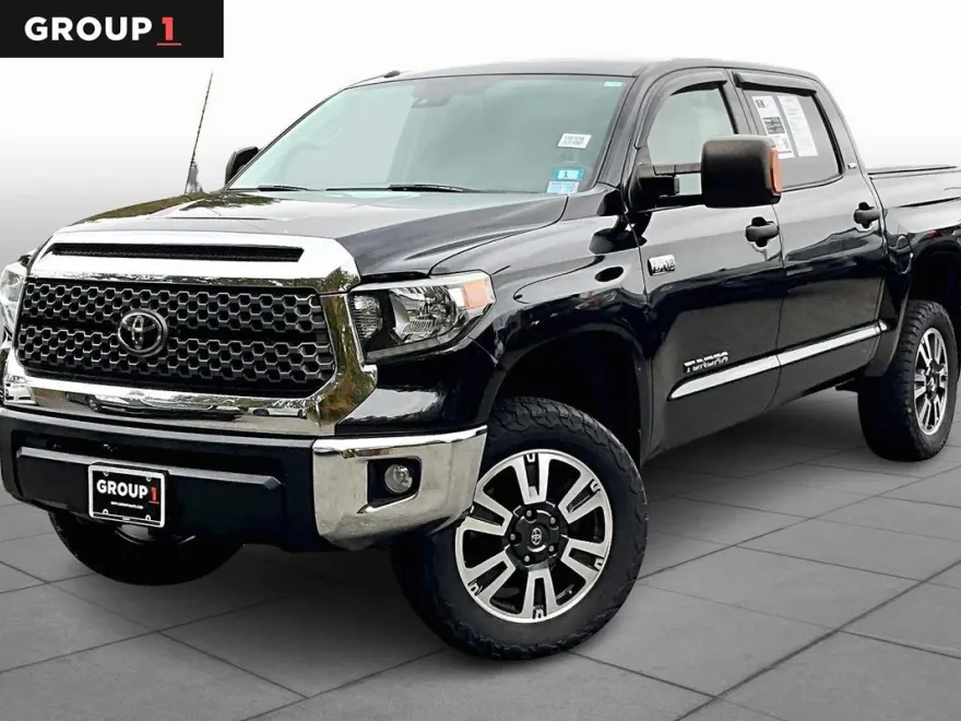 2019 Toyota Tundra SR5 CrewMax photo 1