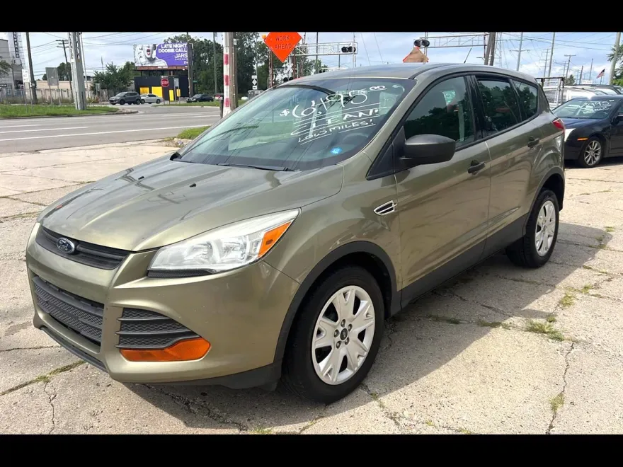 2013 Ford Escape S photo 1