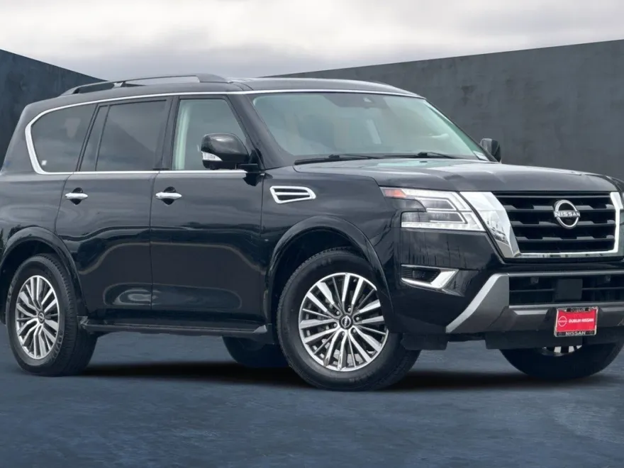 2023 Nissan Armada SL photo 2
