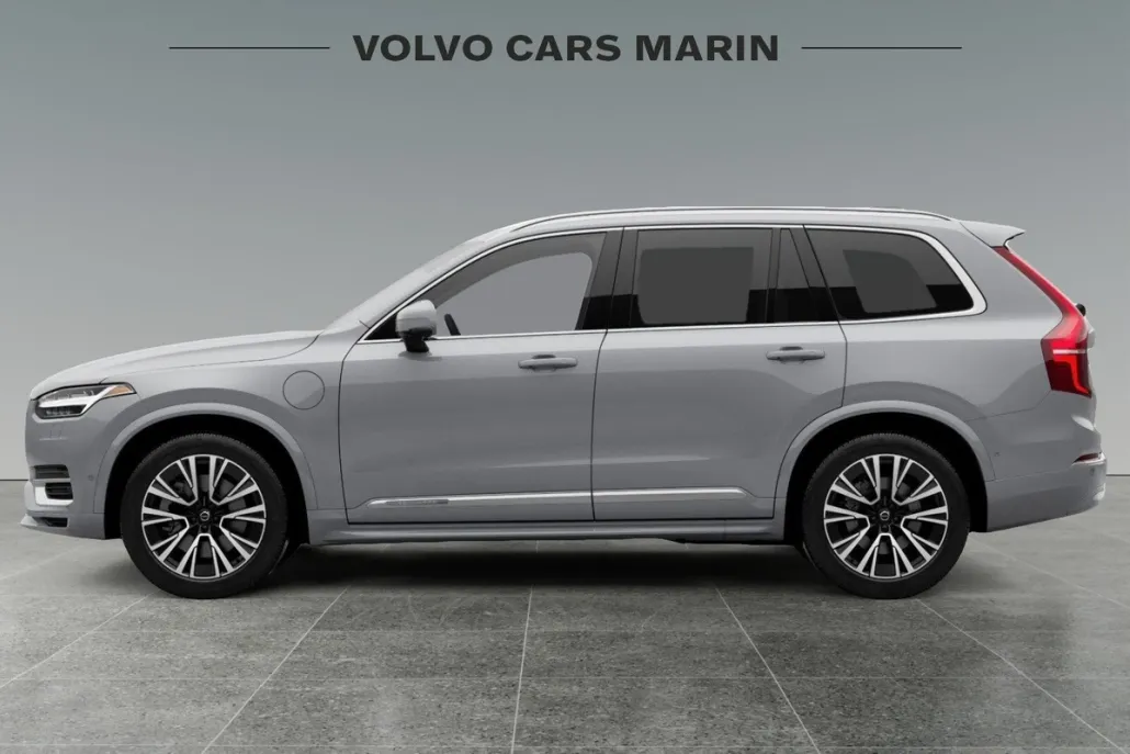 2024 Volvo XC90 T8 Plus photo 1