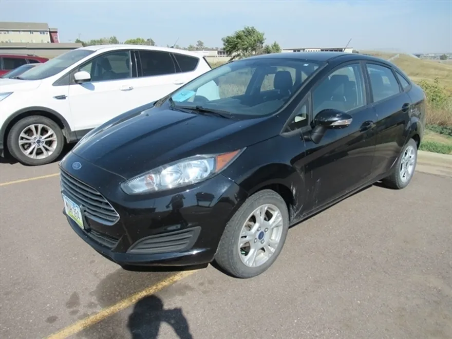 2016 Ford Fiesta SE photo 1