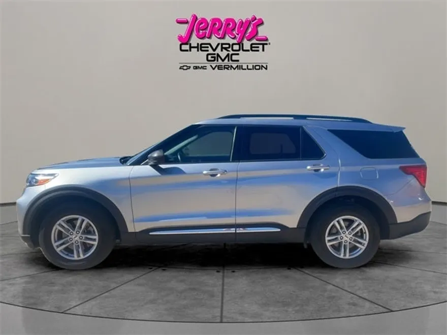 2024 Ford Explorer XLT photo 1