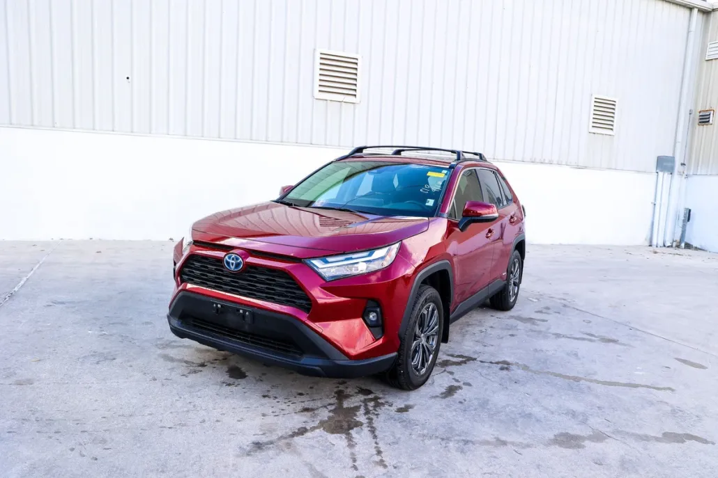 2023 Toyota RAV4 Hybrid XLE Premium photo 1
