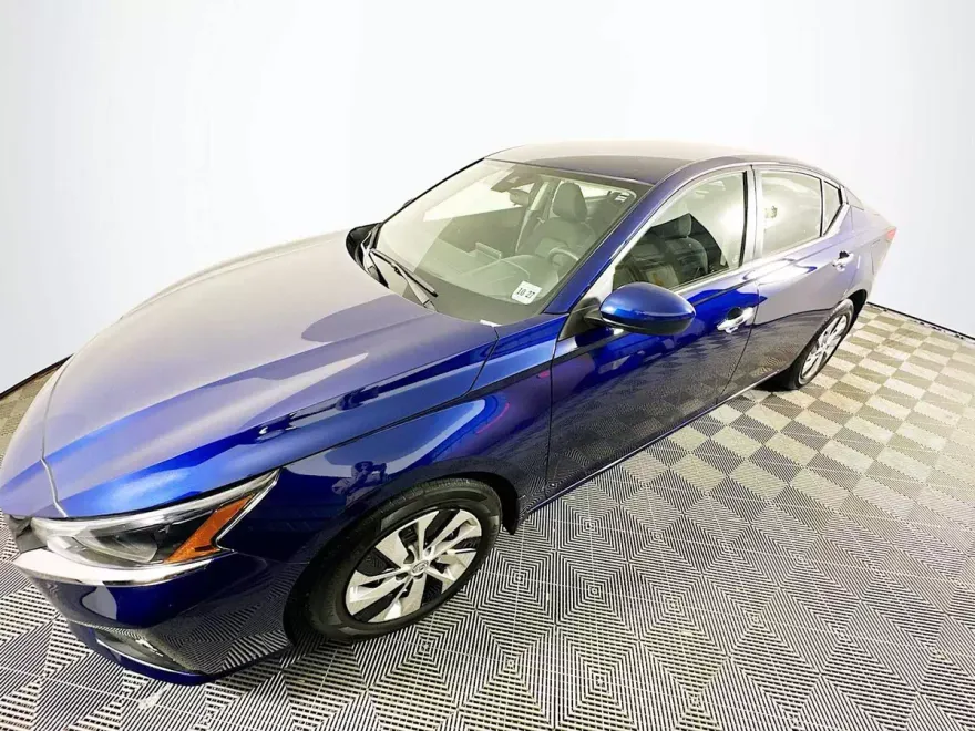2023 Nissan Altima 2.5 S photo 1