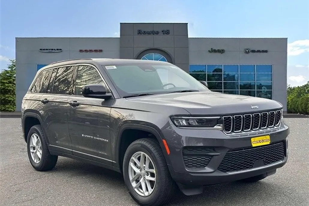 2025 Jeep Grand Cherokee Laredo X photo 1