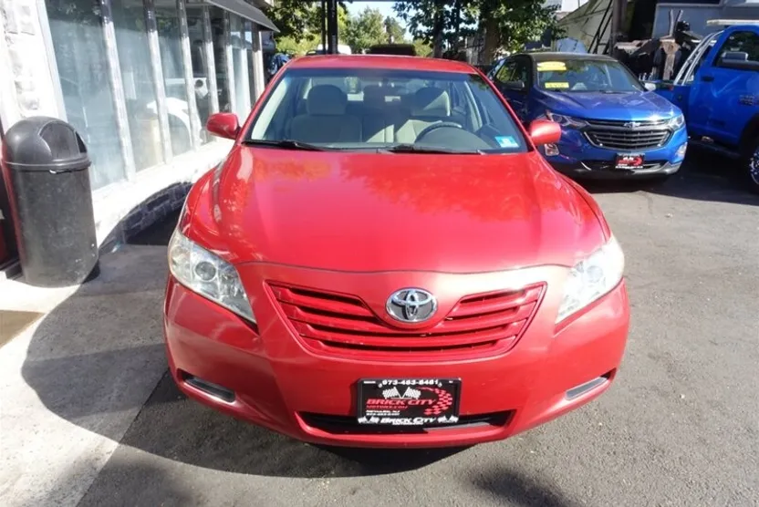 2008 Toyota Camry LE photo 1