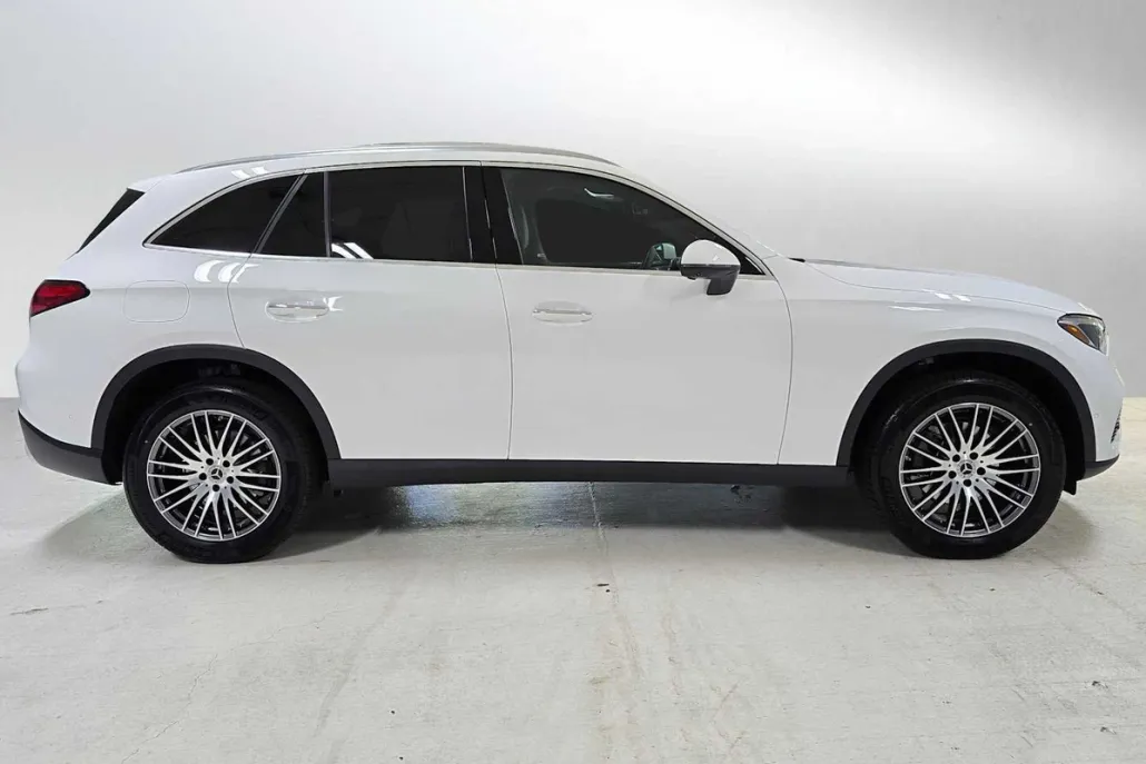 2026 Mercedes Benz GLC 300 4MATIC photo 1