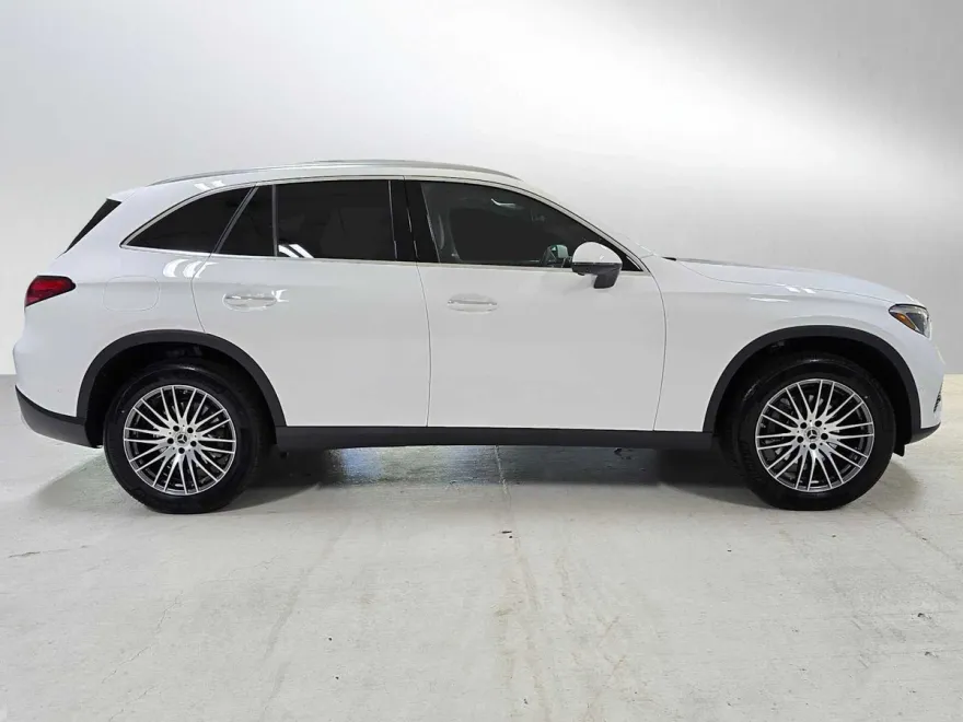 2026 Mercedes Benz GLC 300 4MATIC photo 1