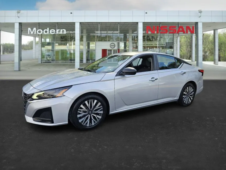 2024 Nissan Altima 2.5 SV photo 1