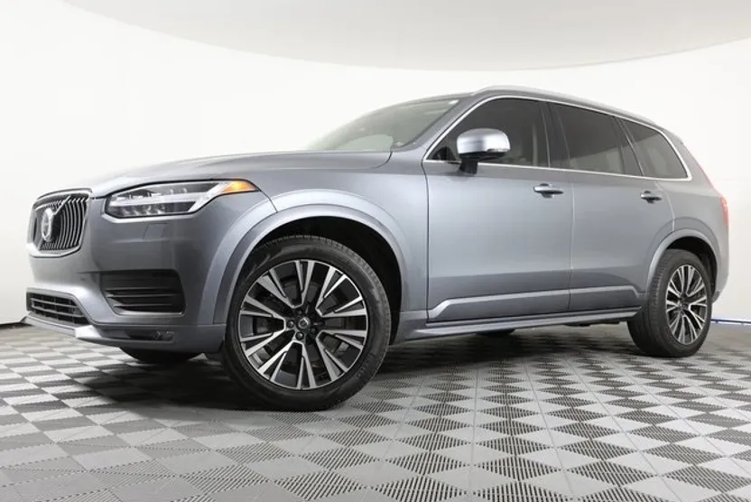 2020 Volvo XC90 T6 Momentum photo 1